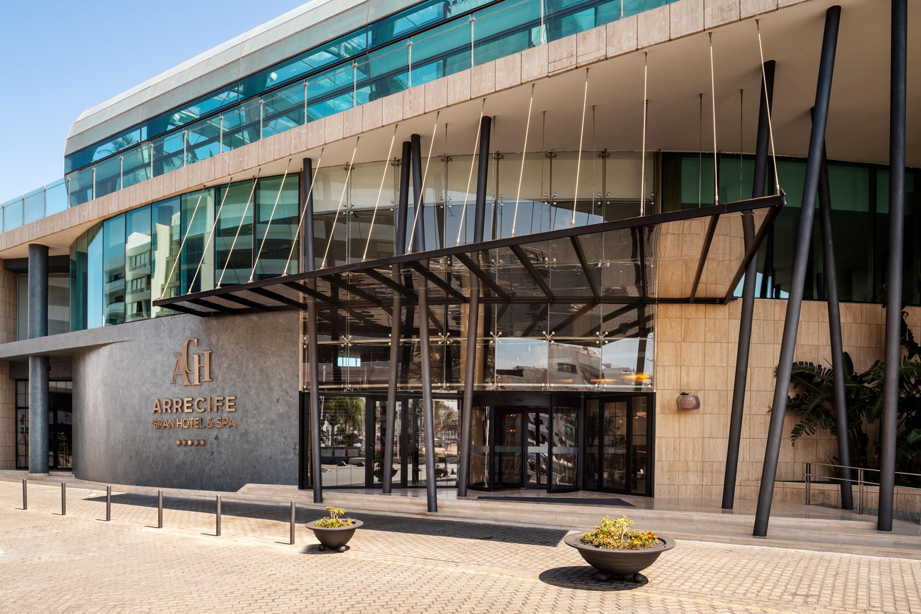 Arrecife Gran Hotel & Spa Exterior photo Entrance to the hotel