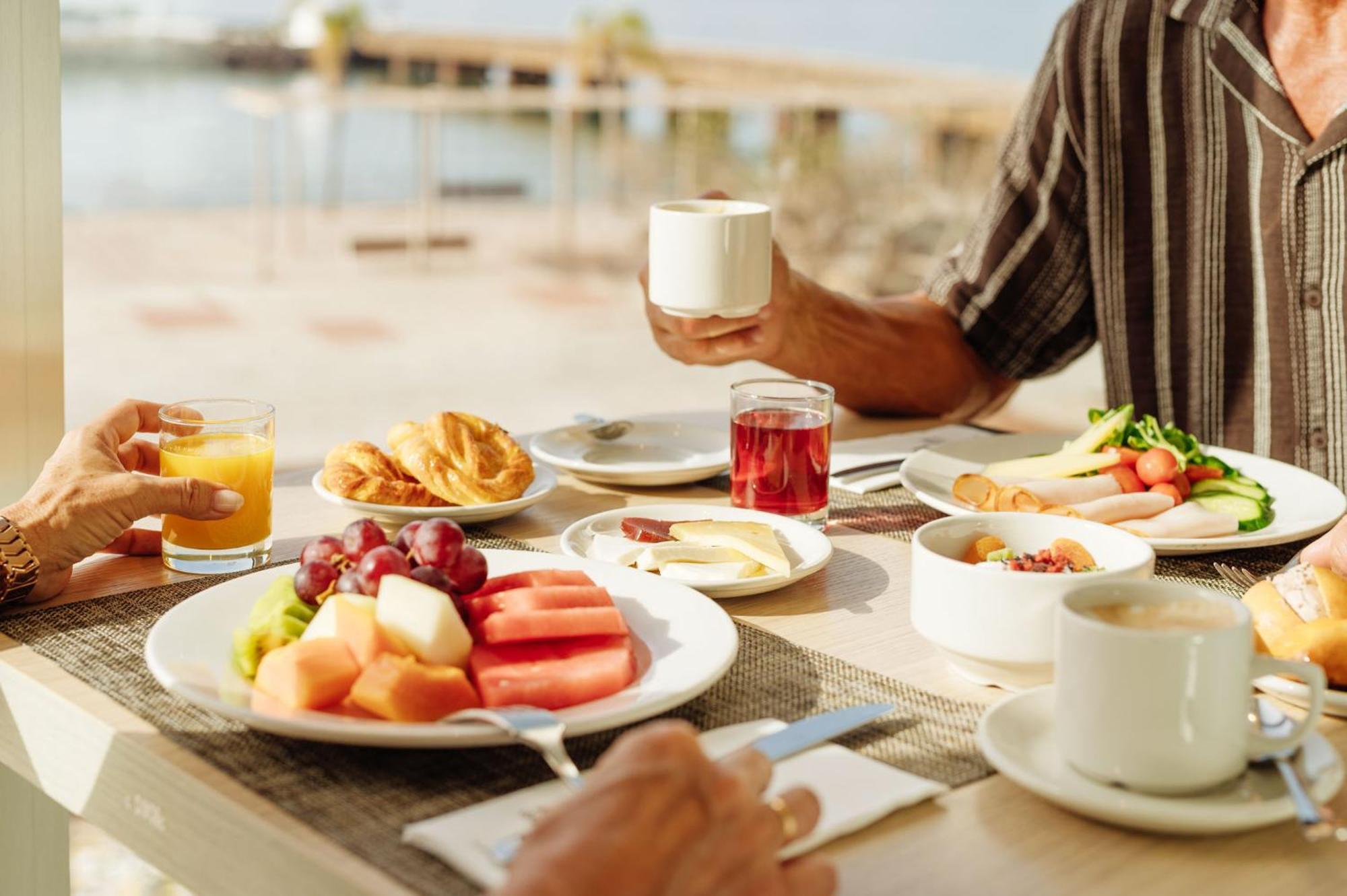 Arrecife Gran Hotel & Spa Exterior photo A breakfast buffet